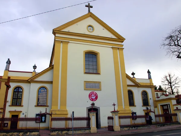 Church, monastery and shrine of the Capuchins in Nowe Miasto nad — Stock Photo, Image