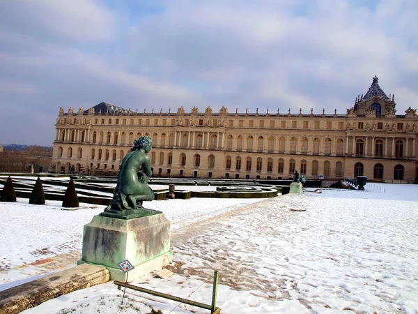 Park and palace of Versailles near Paris in winter — Stock Photo, Image
