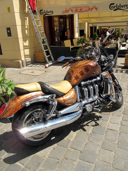 Motorcycle standing on a street of Wroclaw — Stock Photo, Image