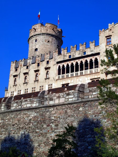 Замок и музей Бонконсильо в Тренто — стоковое фото