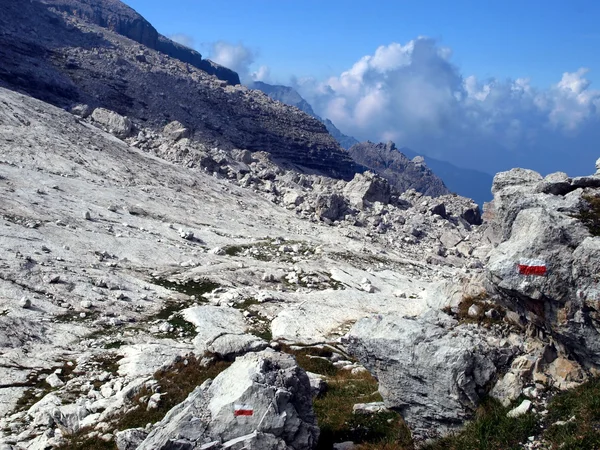 Brenta Dolomitok hegyre néző területén??Alfredo sentier — Stock Fotó