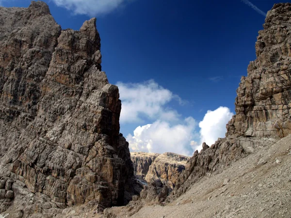 Alpine uitzicht vanaf de campanile dei camosci regio in de brenta — Stockfoto