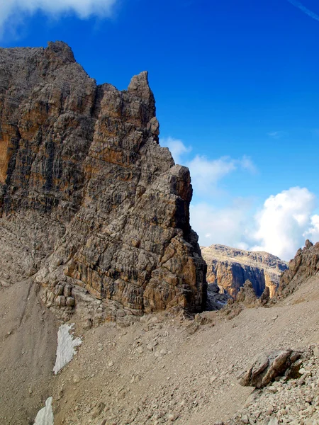 Vista alpina desde la región Campanile dei Camosci en Brenta — Foto de Stock