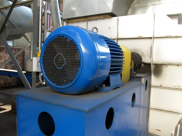 Large electric motor of blue color as the drive to the fan — Stock Photo, Image