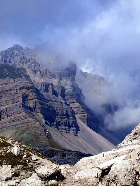 Remontes en la zona de Passe Groste, pico Groste en el Dolomi —  Fotos de Stock