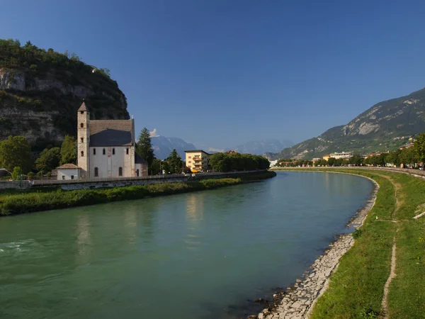 La iglesia de Sant Apollinare en Trento — Foto de Stock