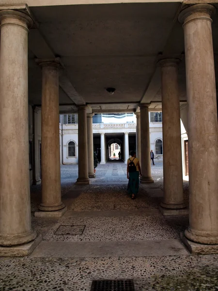 Palazzo thun Trento udvarán — Stock Fotó