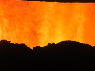 Kombi fırın ızgara içinde ateş