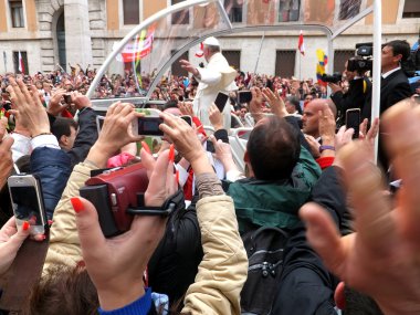 Roma, Vatikan - 27 Nisan 2014: peter Meydanı, bir celebratio