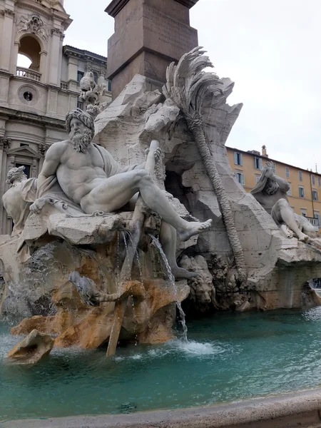 Detail fontána čtyř řek v piazza navona, Římナヴォーナ広場、ローマの 4 つの川の噴水の詳細 — ストック写真