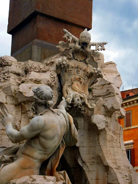 Detalhe da Fonte dos Quatro Rios na Piazza Navona, Roma — Fotografia de Stock