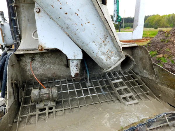Rear self-propelled concrete mixer — Stock Photo, Image