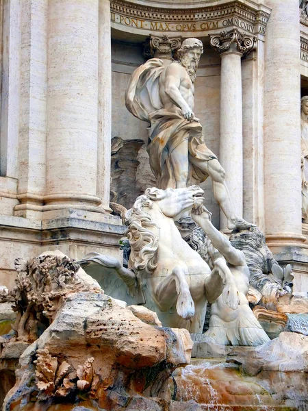 Ünlü de trevi Çeşmesi, Roma — Stok fotoğraf