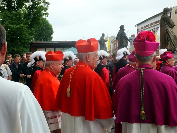 Piekary sl, Polska - 25 maja: Pielgrzymka mężczyzn — Zdjęcie stockowe