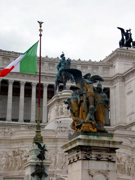 Veduta del nazionale, monumento a Vittorio Emanuele II sul — Foto Stock