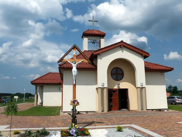 Iglesia filial en Dyrdach, parroquia Miotek, la primera iglesia en la — Foto de Stock