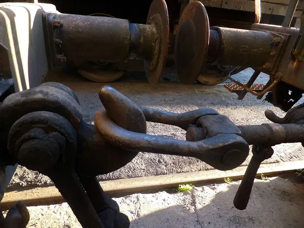 Großer Haken als Teil der Verbindung mit jedem Wagen — Stockfoto