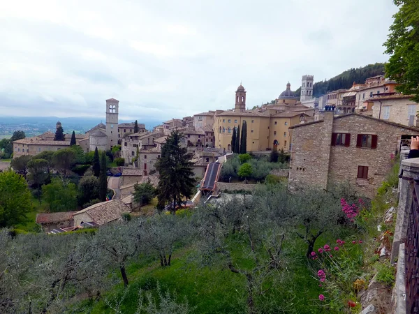 Panorama van de oude stad van assisi in Italië — Stockfoto