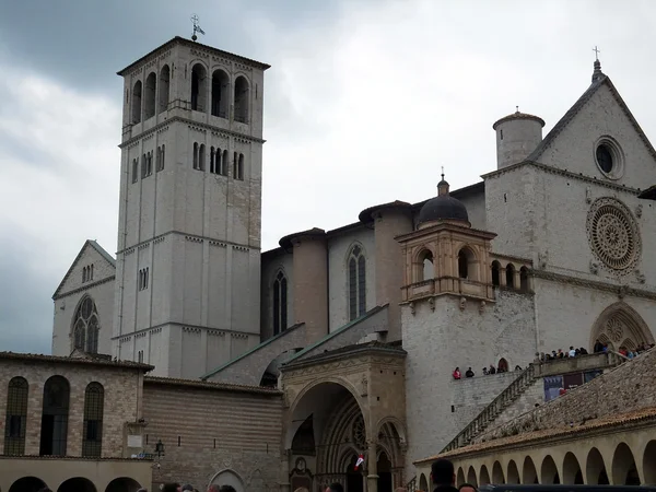 Die basilika des heiligen francis von assisi — Stockfoto