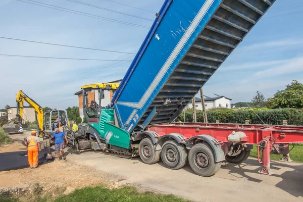 Kalety Polonia Septiembre 2021 Construcción Una Carretera Asfalto Rural Nivelación —  Fotos de Stock