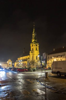 Kalisz, Polonya 'daki belediye binası - Kalisz, neoklasik belediye binası, 19201924 yılında dikildi Kalisz Yeniden Yapılandırma Komitesi' nin çabaları sayesinde Sylwester Pajzderski 'nin tasarımına göre