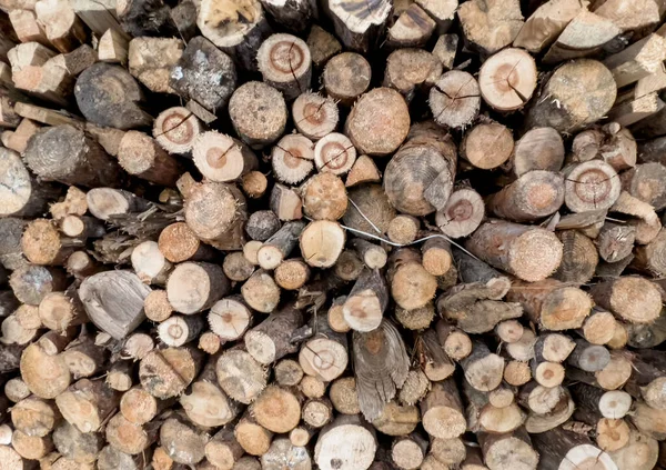 Yakacak Odun Kesimi Parçalara Ayrılıp Arka Plan Olarak Istiflenmiş — Stok fotoğraf