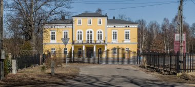 Polonya 'nın Kalety Zielona kentindeki Donnersmarck ailesinin eski av sarayı yıkım döneminden sonra restore ediliyor.