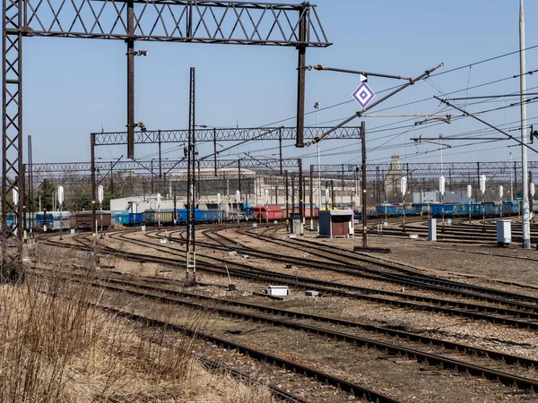 Tarnowskie Gory 'deki demiryolu altyapısının bir parçası, Yukarı Silezya' nın kuzeyinde, Polonya 'nın en büyük demiryolu kavşağı ve kamburu olan bir şehir,.