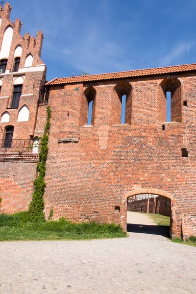 View Old City Gate Gothic Brick Defensive Walls Historic City — Stock Photo, Image