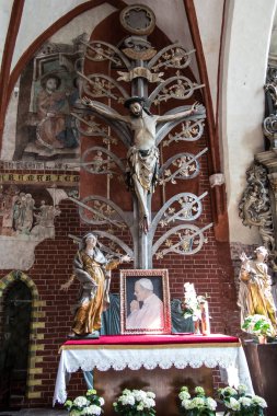 Torun, Polonya, 09 Mayıs 2022: Torun 'daki St. James Kilisesi. Yaşam Ağacı