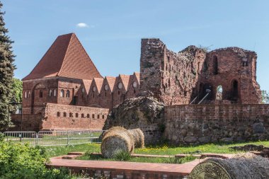 Torun 'daki Töton şatosunun kalıntıları, bu türdeki en eski Alman yapısı, Vistula Nehri' nin sağ kıyısına inşa edilmiştir.