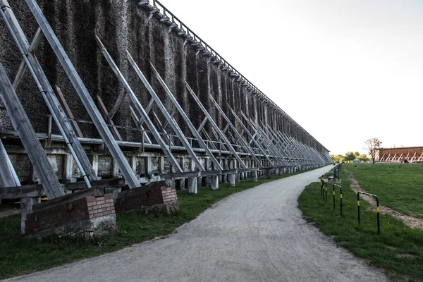 Afstudeertorens Van Spa Ciechocinek Polen Mei 202 Toeristen Patiënten Bij — Stockfoto