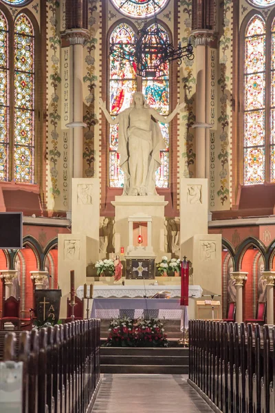 Torun, Polonya, 09 Mayıs 2022: Polonya 'nın Torun kentinde İskenderiyeli Aziz Catherine garnizon kilisesi.