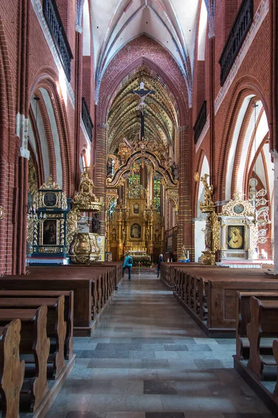 Torun, Polonya, 09 Mayıs 2022: Torun 'daki St. James Kilisesi. Yaşam Ağacı