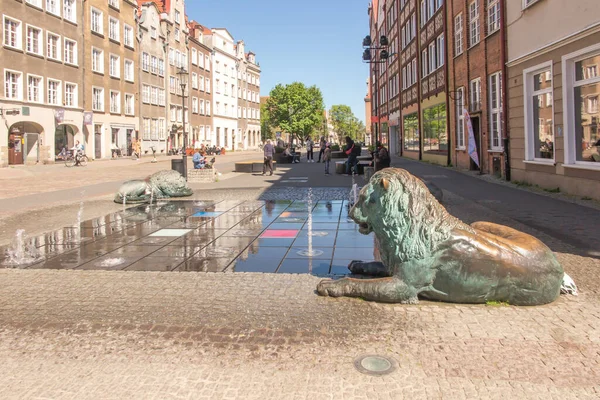 Gdansk Poland May 2022 Fountain Four Quarters Bronze Sculpture Lion — Stok fotoğraf