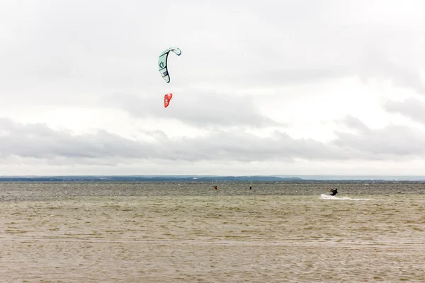 Learning Kitesurfing Shallow Waters Puck Bay Side Hel Peninsula Poland —  Fotos de Stock