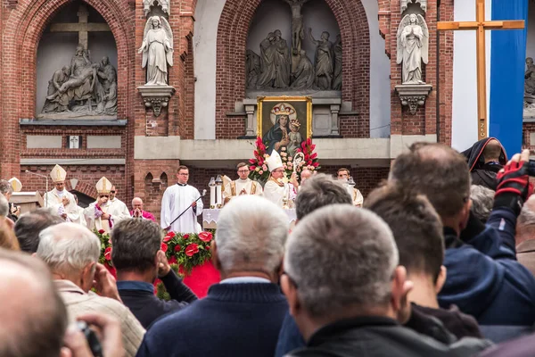 Piekary Poland May 2022 Pilgrimage Men Young People Sanctuary Mary — Stock fotografie