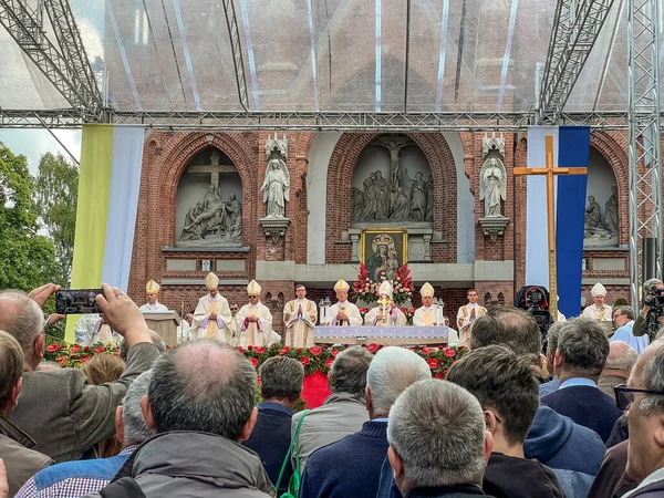 Piekary Poland May 2022 Pilgrimage Men Young People Sanctuary Mary — ストック写真