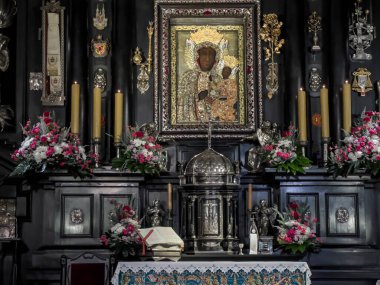 Czestochowa, Polonya, 23 Ağustos 2022: Jasna Gora Manastırı: Czestochowa 'nın Siyahi Meryem Ana' sının şapeli ve Muhteşem Görüntüsü)