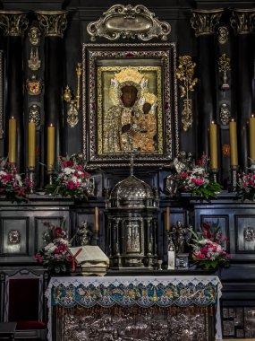 Czestochowa, Polonya, 23 Ağustos 2022: Jasna Gora Manastırı: Czestochowa 'nın Siyahi Meryem Ana' sının şapeli ve Muhteşem Görüntüsü)