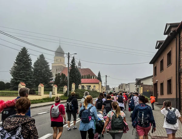 Pellegrinaggio Piedi Alla Madonna Jasna Gora Czestochowa Con Tempo Piovoso — Foto Stock