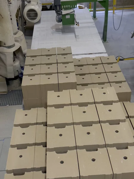 硅酸盐块 硅酸盐砖的生产 制造厂生产阶段 — 图库照片