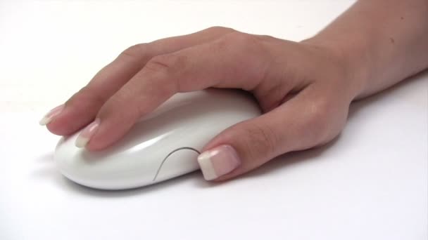 Usando um mouse de computador — Vídeo de Stock