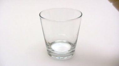 Bir bardak portakal suyu.