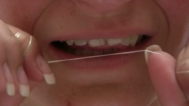Hilo dental — Vídeo de stock