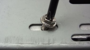 sıkı bilgisayar parçaları vidalama