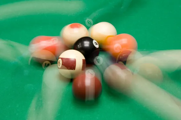 Bilardo oynarken — Stok fotoğraf