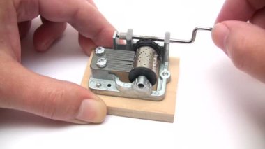 küçük müzik kutusu