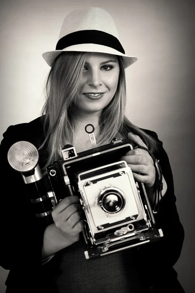 Gyönyörű női retro fotós — Stock Fotó
