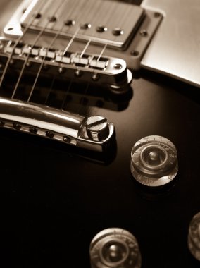 elektro gitar pikap ve köprü sepya